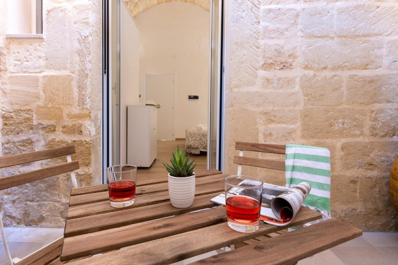Dimora Le Volte Bed & Breakfast Lecce Exterior photo