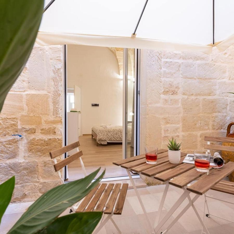 Dimora Le Volte Bed & Breakfast Lecce Exterior photo