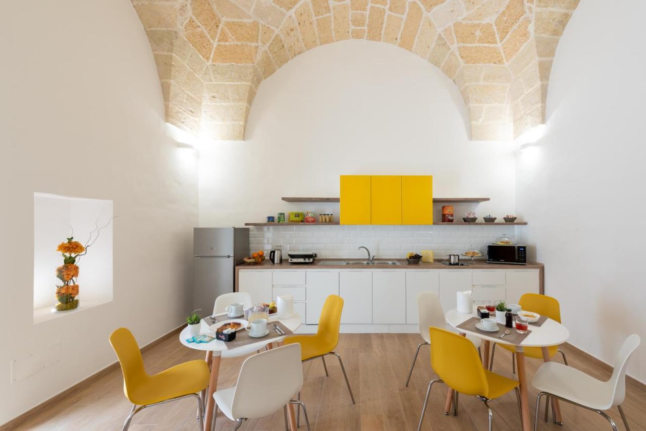 Dimora Le Volte Bed & Breakfast Lecce Exterior photo