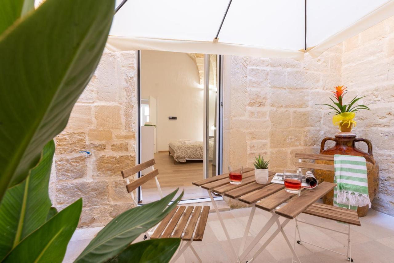 Dimora Le Volte Bed & Breakfast Lecce Exterior photo