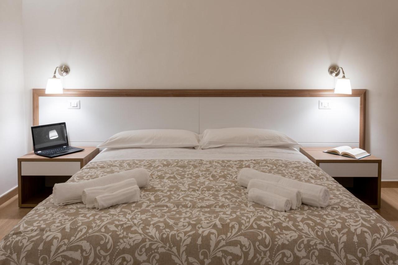 Dimora Le Volte Bed & Breakfast Lecce Exterior photo