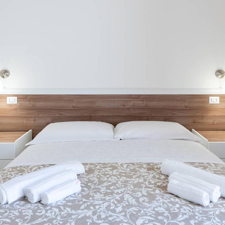 Dimora Le Volte Bed & Breakfast Lecce Exterior photo